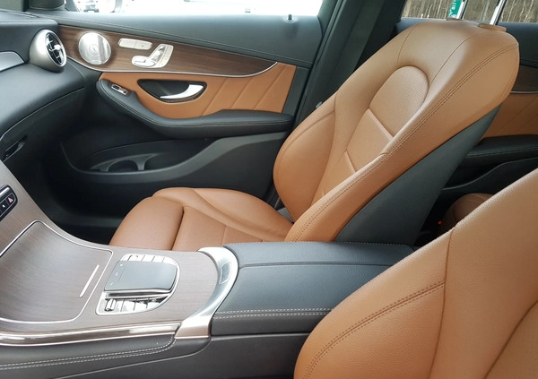 Mercedes-Benz GLC cena 188888 przebieg: 53400, rok produkcji 2019 z Biała Podlaska małe 704